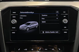 musta Volkswagen Passat 2022 kuva 18.