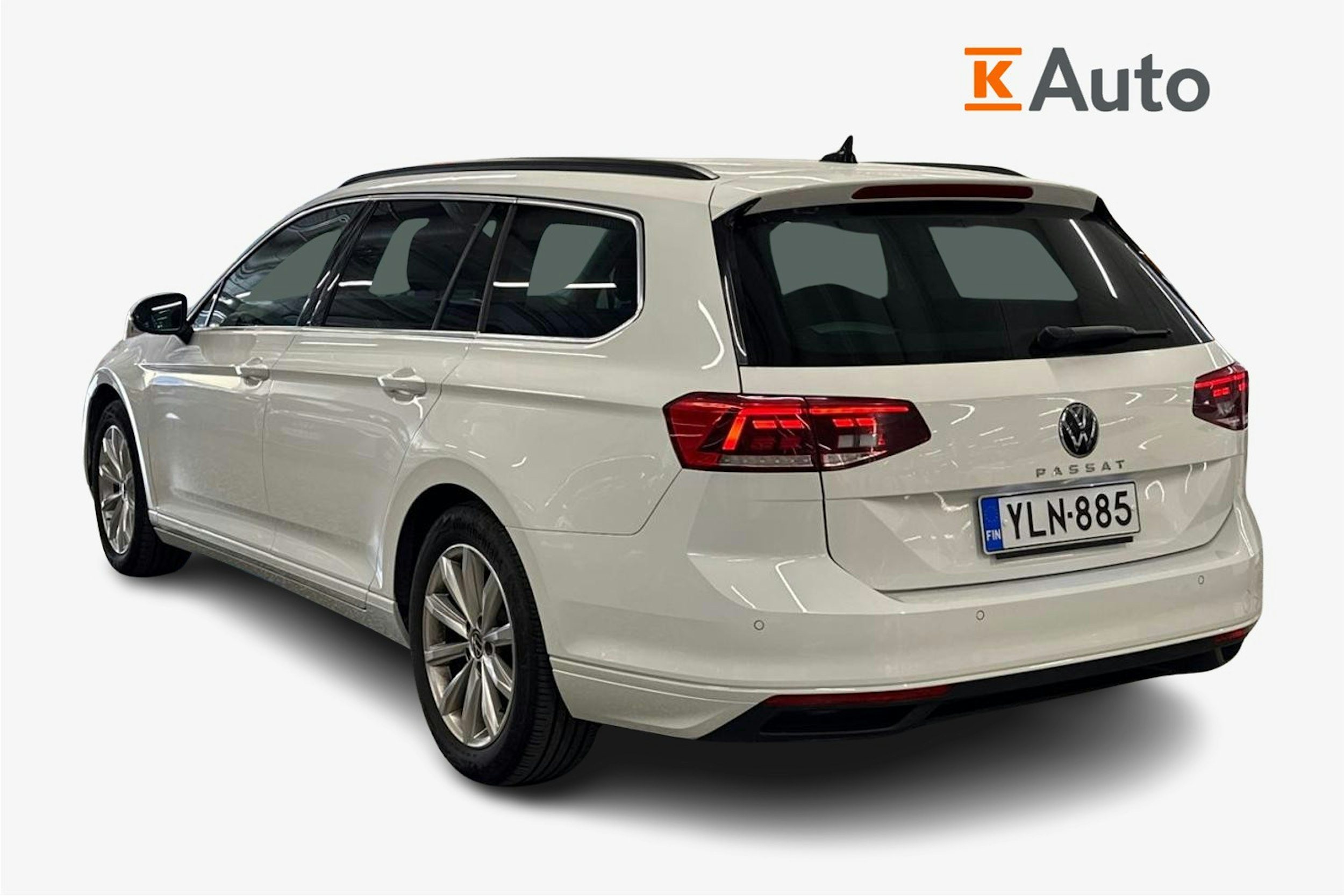 Valkoinen Volkswagen PASSAT 2022 kuva 2.