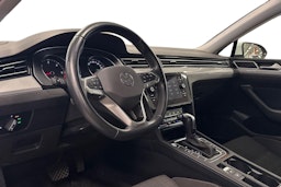 Valkoinen Volkswagen PASSAT 2022 kuva 3.