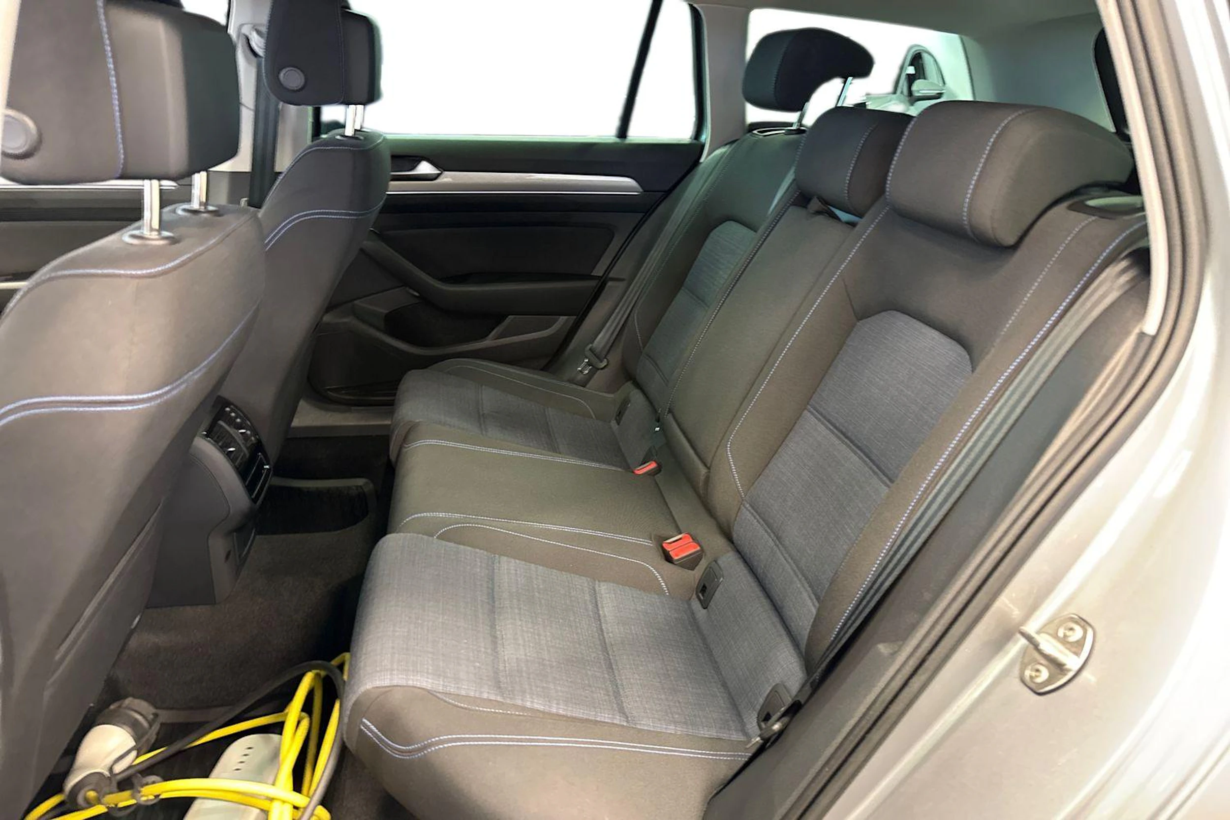 Harmaa Volkswagen PASSAT 2022 kuva 8.