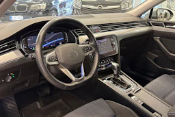 Harmaa Volkswagen PASSAT 2022 kuva 13.