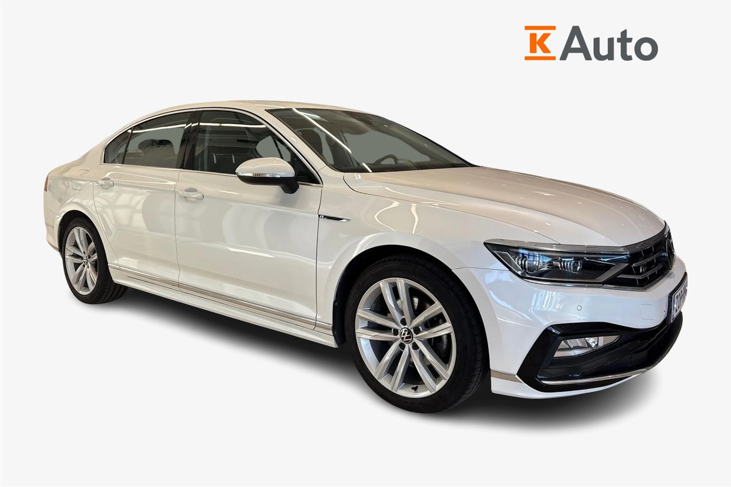 valkoinen Volkswagen Passat 2022 kuva 1.