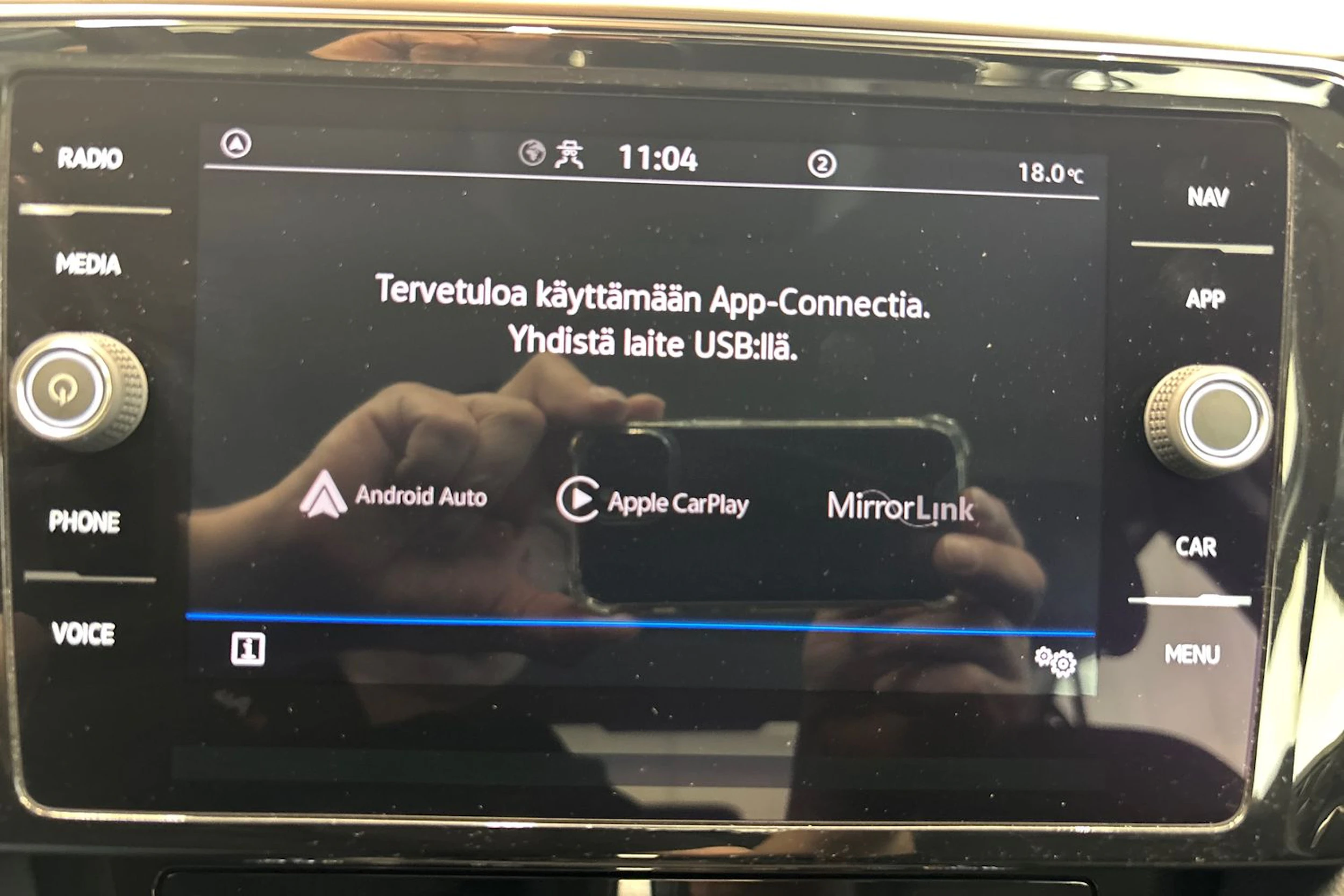 valkoinen Volkswagen Passat 2022 kuva 19.