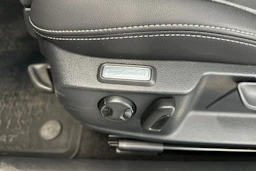 harmaa Volkswagen Passat 2023 kuva 17.
