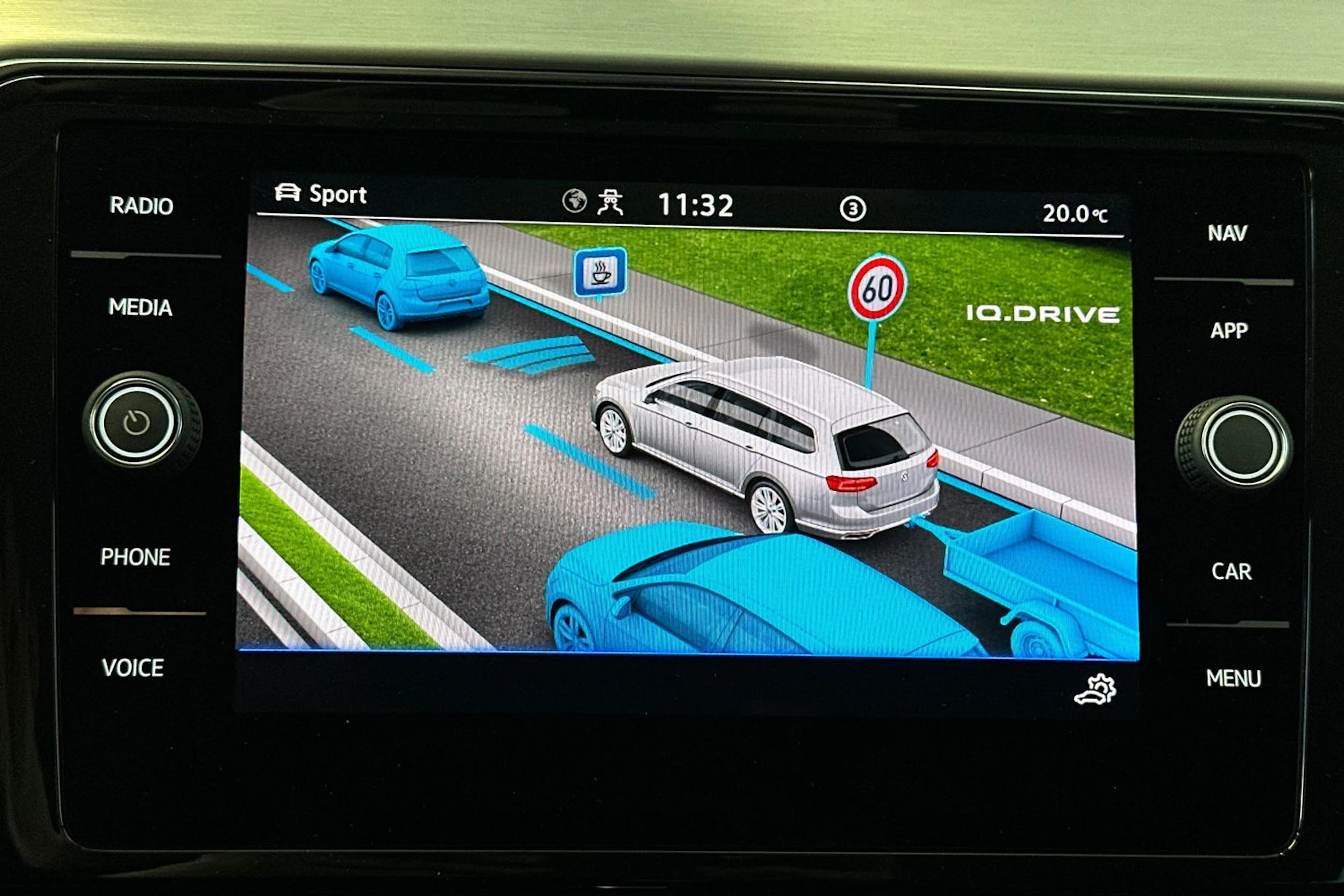 harmaa Volkswagen Passat 2023 kuva 23.