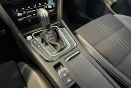 harmaa Volkswagen Passat 2023 kuva 25.