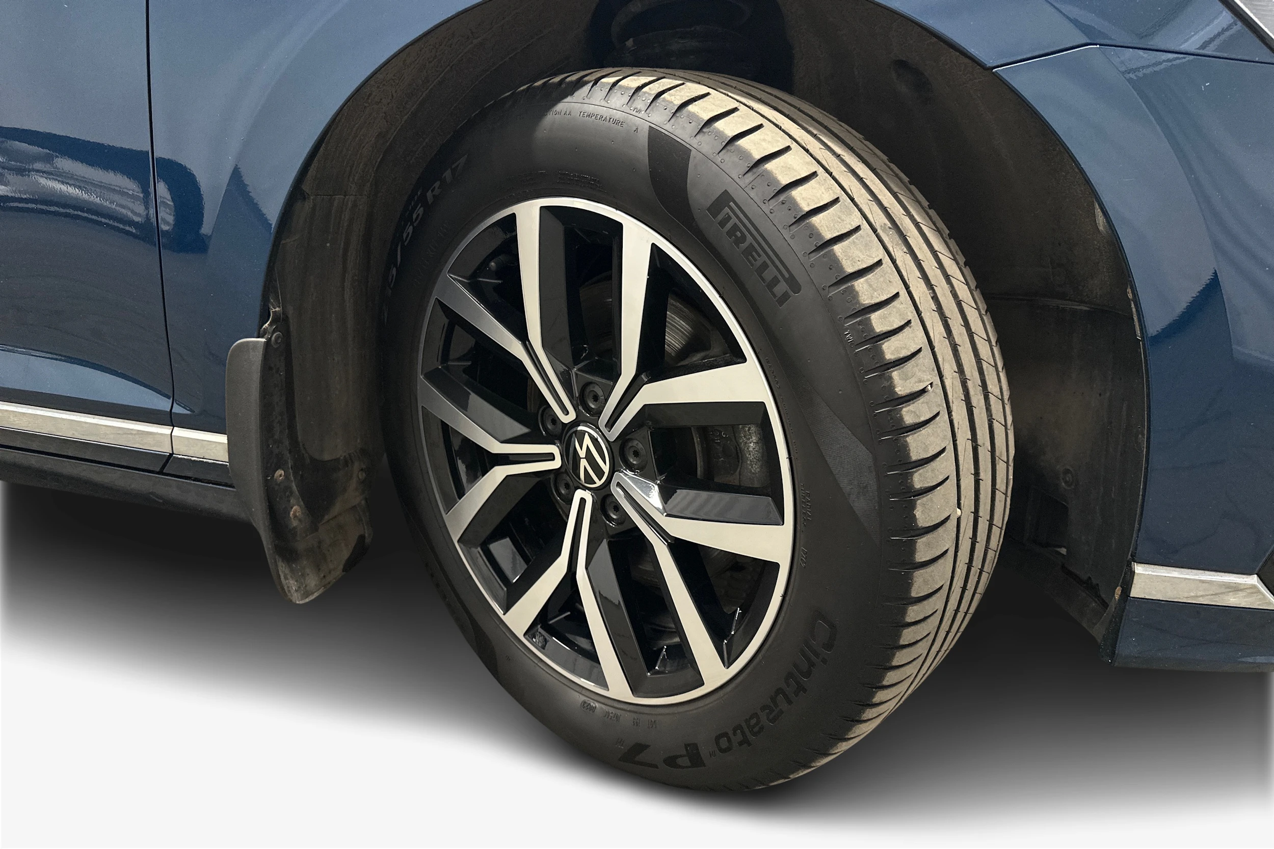sininen Volkswagen Passat 2023 kuva 12.