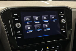 sininen Volkswagen Passat 2023 kuva 20.