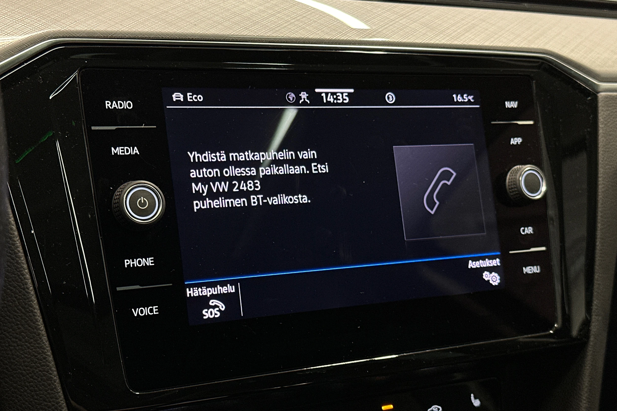 sininen Volkswagen Passat 2023 kuva 22.