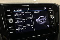 sininen Volkswagen Passat 2023 kuva 24.