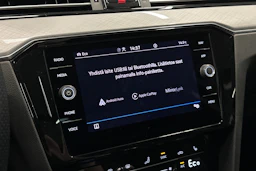 sininen Volkswagen Passat 2023 kuva 26.