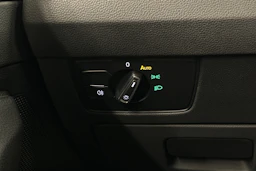 sininen Volkswagen Passat 2023 kuva 31.