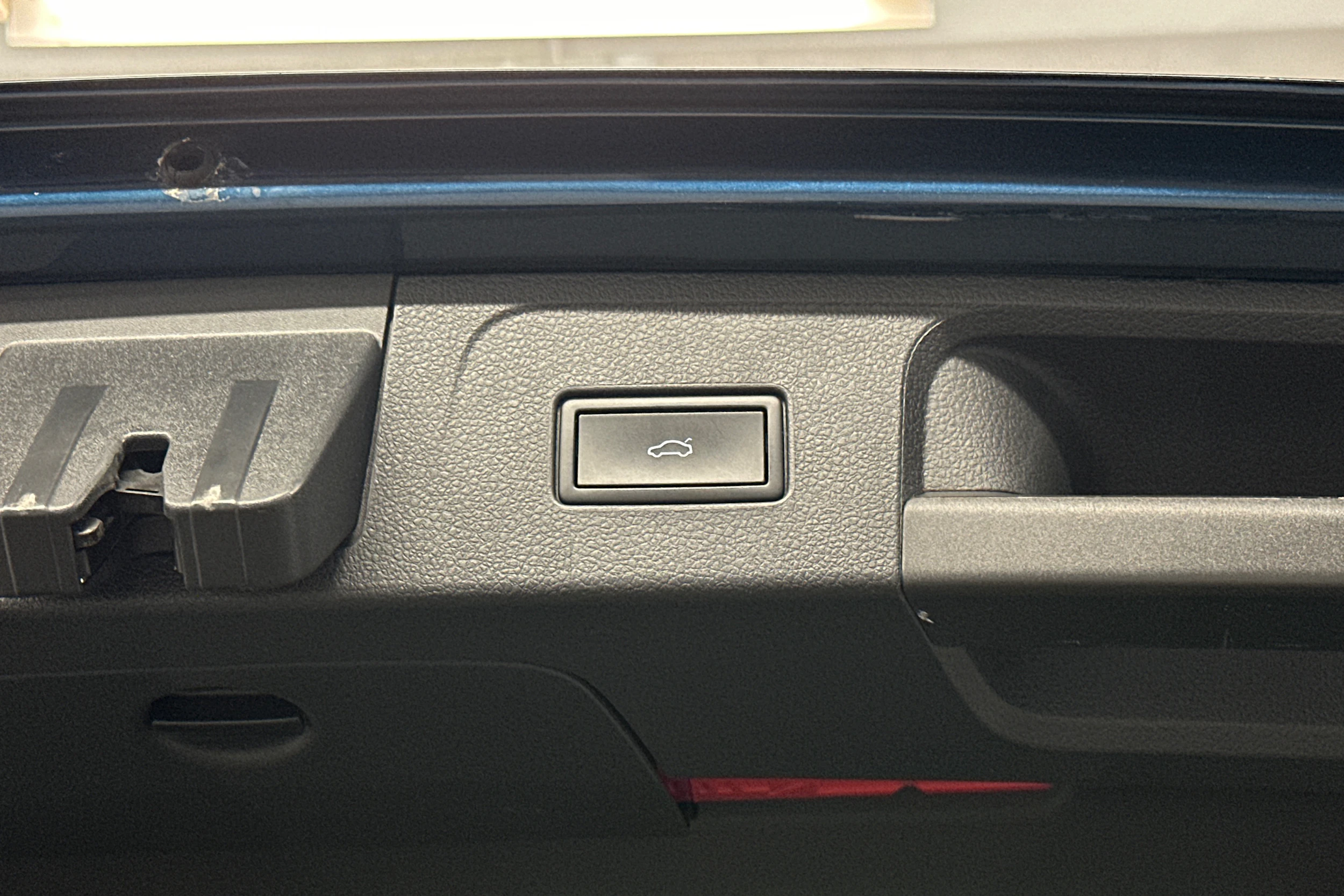 sininen Volkswagen Passat 2023 kuva 35.