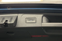sininen Volkswagen Passat 2023 kuva 35.