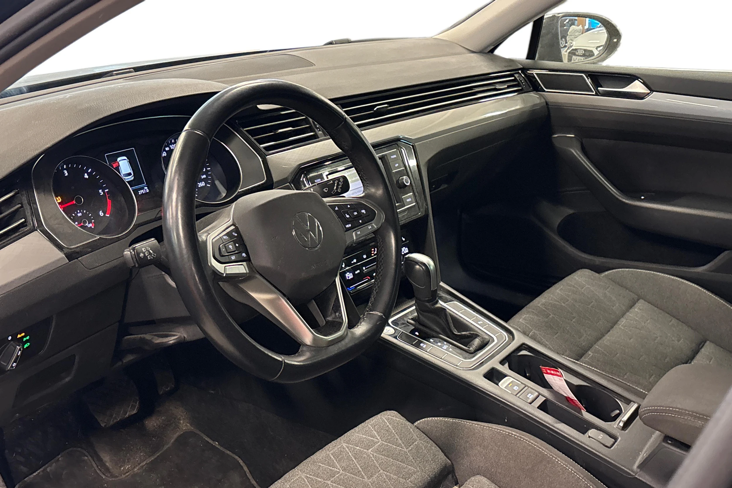 musta Volkswagen Passat 2023 kuva 3.