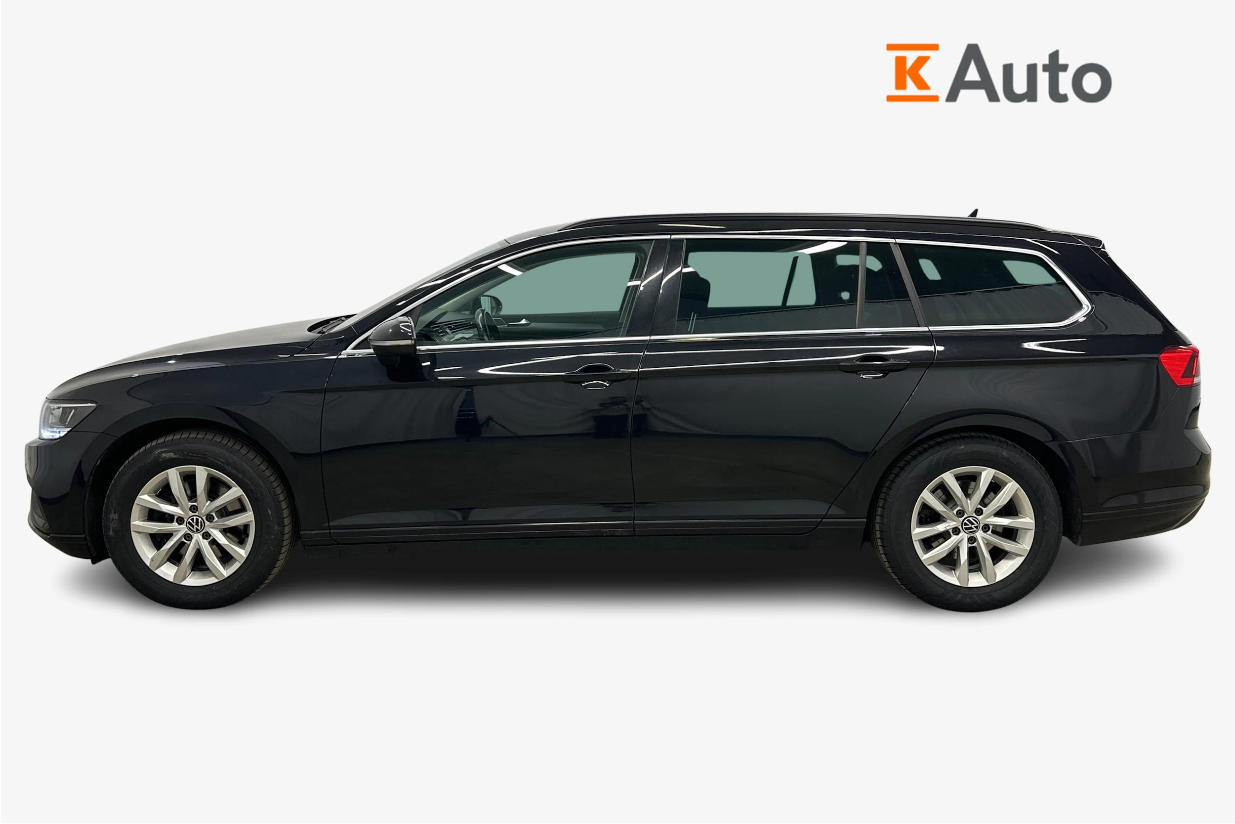 musta Volkswagen Passat 2023 kuva 5.