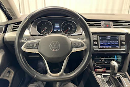musta Volkswagen Passat 2023 kuva 12.