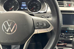 musta Volkswagen Passat 2023 kuva 14.