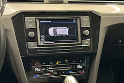 musta Volkswagen Passat 2023 kuva 17.