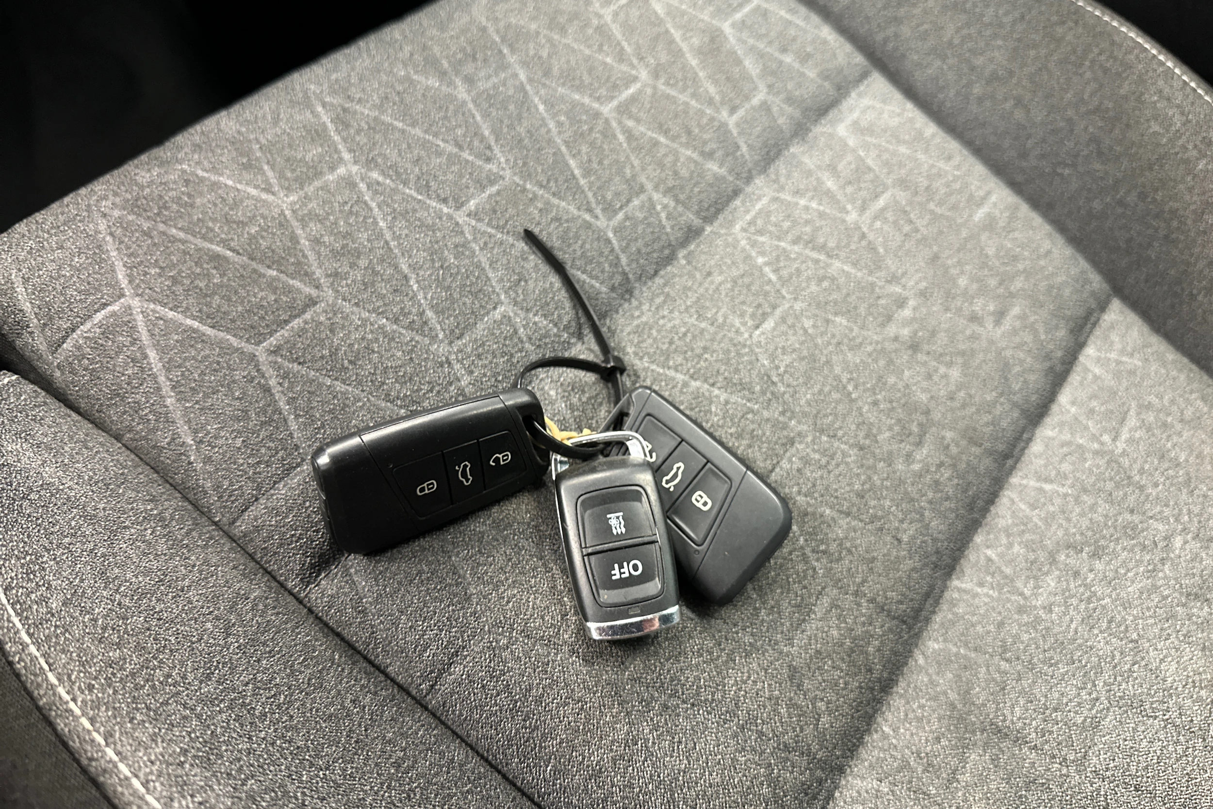 musta Volkswagen Passat 2023 kuva 20.