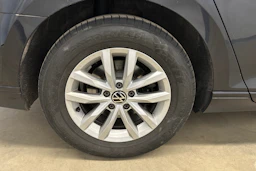 musta Volkswagen Passat 2023 kuva 22.