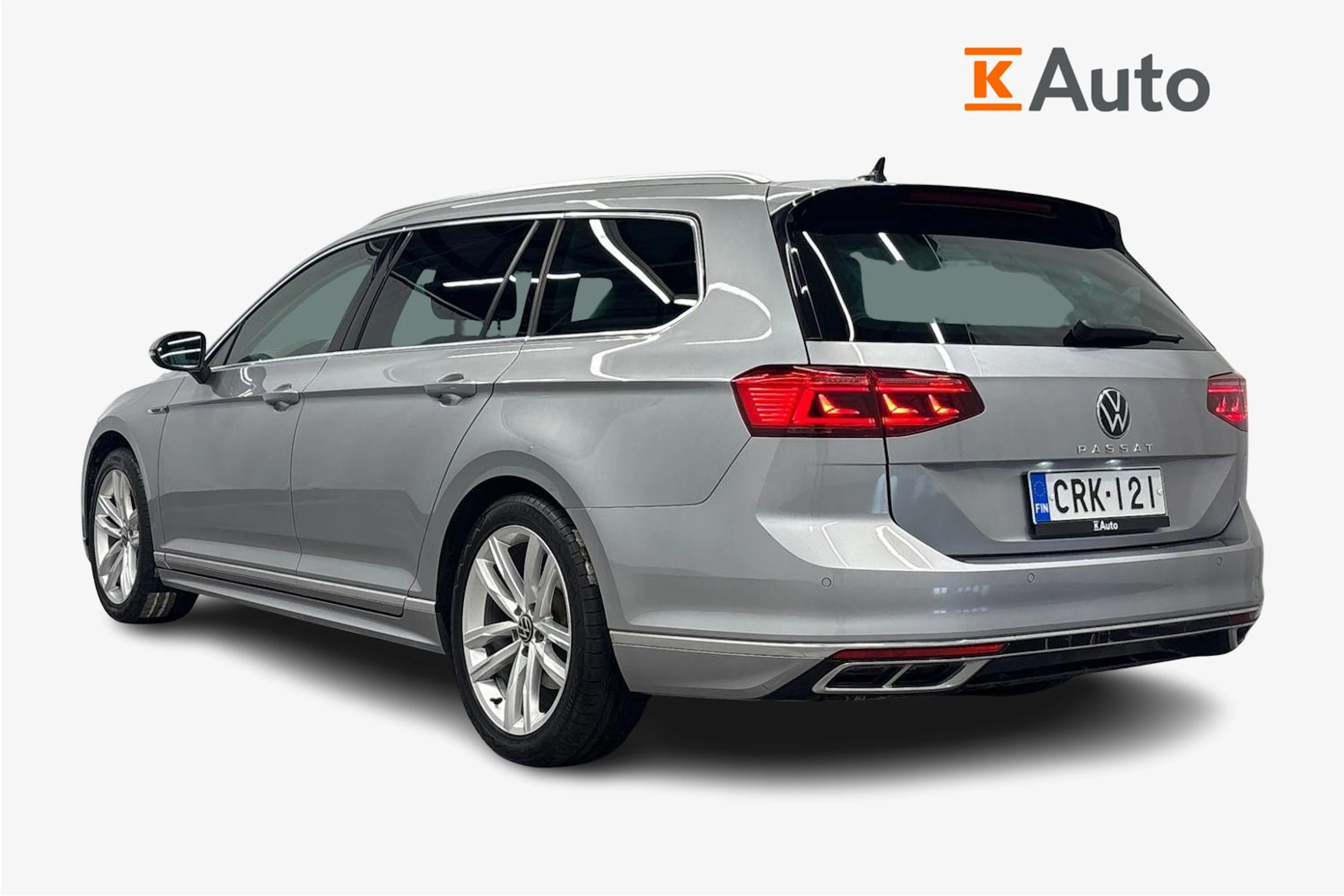 harmaa Volkswagen Passat 2023 kuva 3.