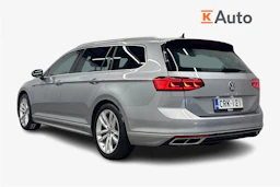 harmaa Volkswagen Passat 2023 kuva 3.