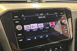 harmaa Volkswagen Passat 2023 kuva 24.