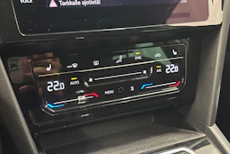 harmaa Volkswagen Passat 2023 kuva 28.
