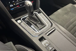 harmaa Volkswagen Passat 2023 kuva 29.