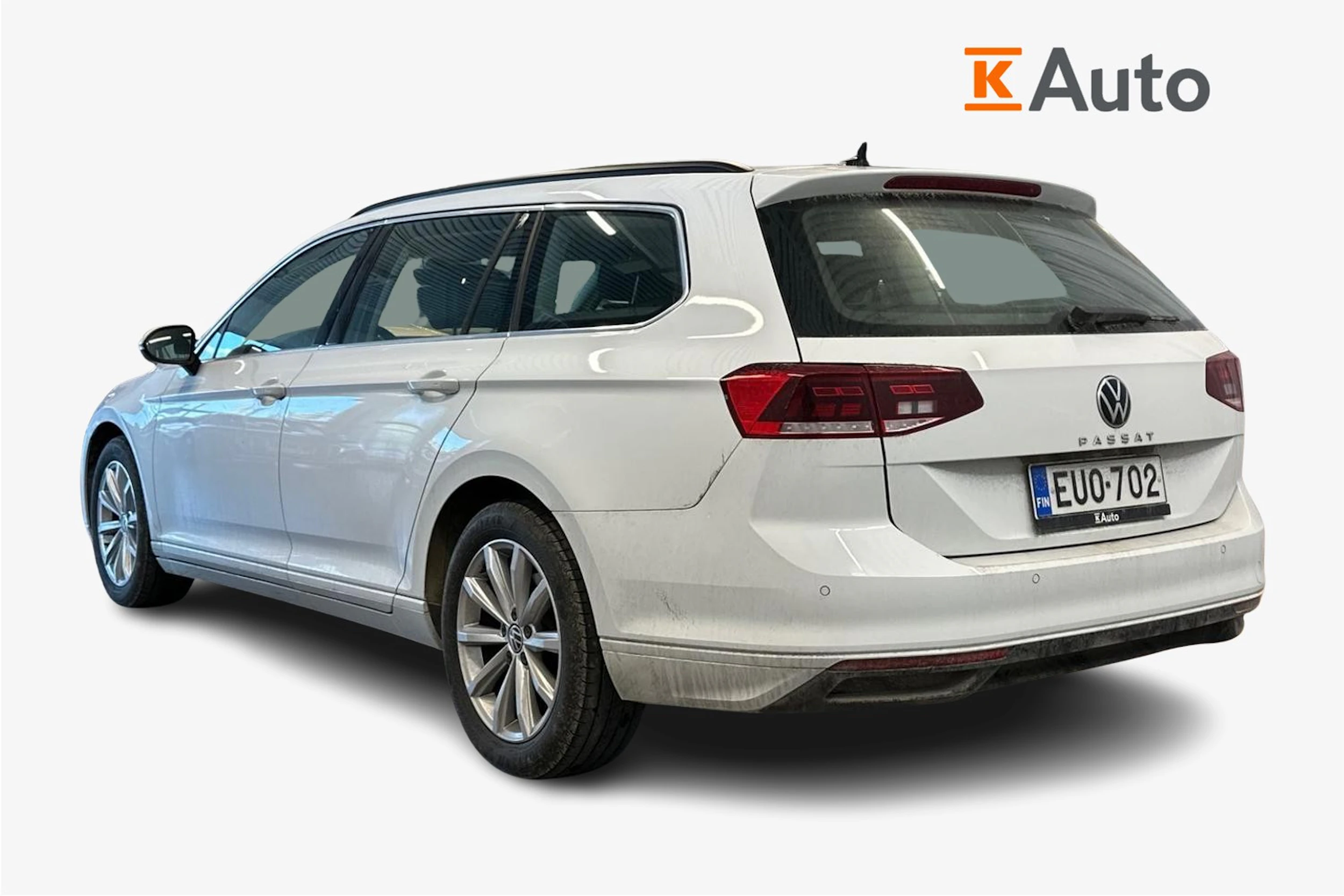 valkoinen Volkswagen Passat 2023 kuva 2.