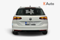 valkoinen Volkswagen Passat 2023 kuva 4.