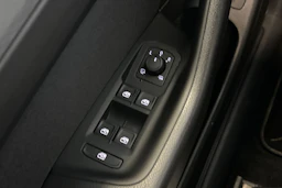 valkoinen Volkswagen Passat 2023 kuva 15.