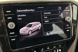 valkoinen Volkswagen Passat 2023 kuva 24.