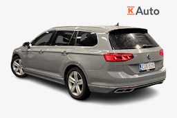 harmaa Volkswagen Passat 2023 kuva 2.