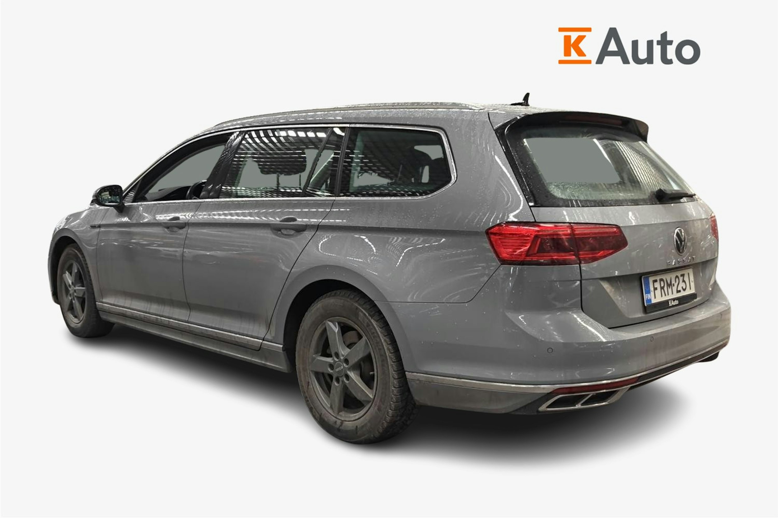 harmaa Volkswagen Passat 2023 kuva 2.