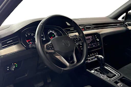 musta Volkswagen Passat 2023 kuva 6.
