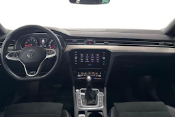 musta Volkswagen Passat 2023 kuva 8.