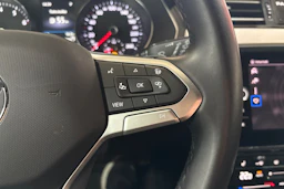 musta Volkswagen Passat 2023 kuva 14.