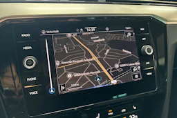 musta Volkswagen Passat 2023 kuva 15.