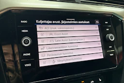 musta Volkswagen Passat 2023 kuva 17.