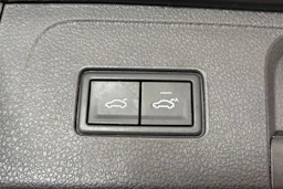 musta Volkswagen Passat 2023 kuva 25.