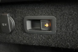 musta Volkswagen Passat 2023 kuva 26.