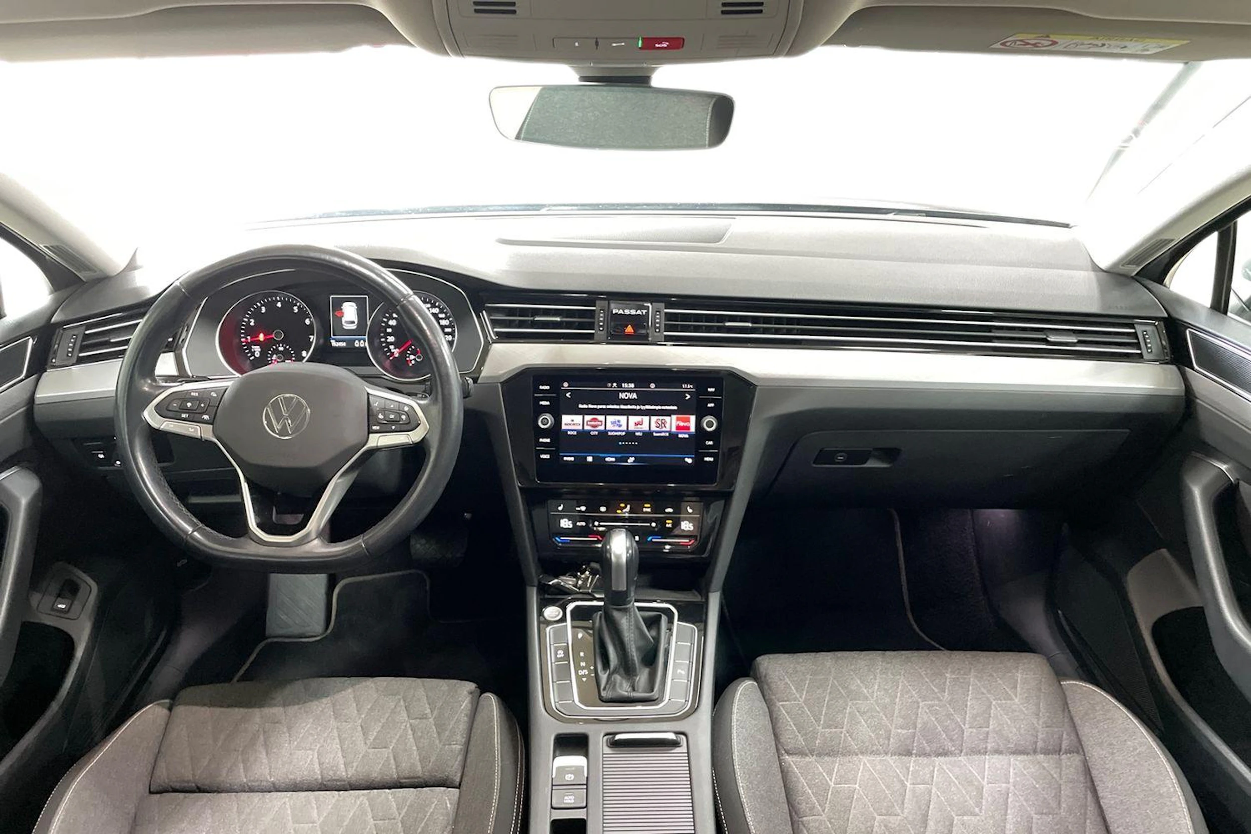Harmaa Volkswagen PASSAT 2023 kuva 7.
