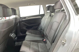 Harmaa Volkswagen PASSAT 2023 kuva 8.