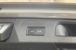 Harmaa Volkswagen PASSAT 2023 kuva 20.