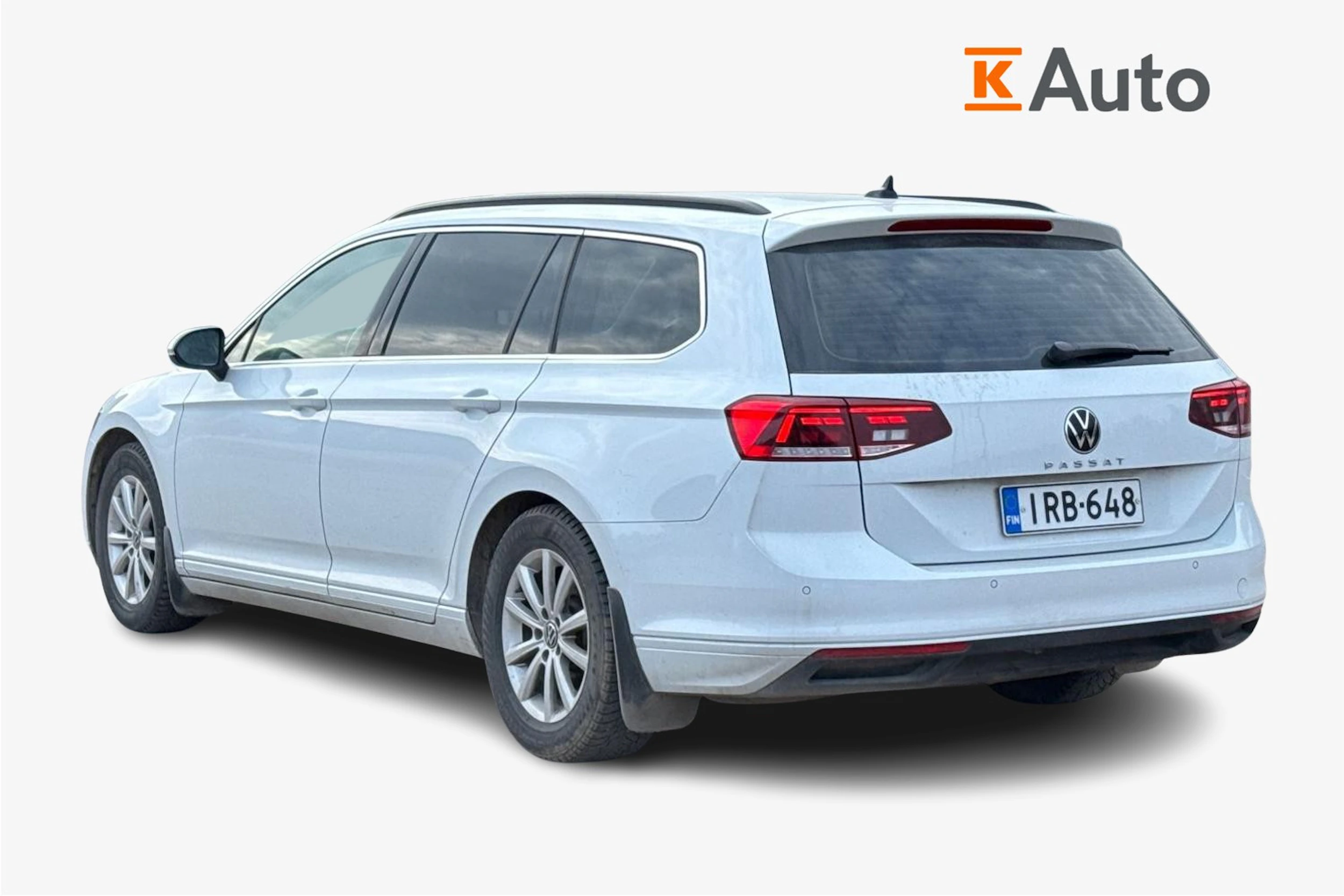 valkoinen Volkswagen Passat 2023 kuva 2.