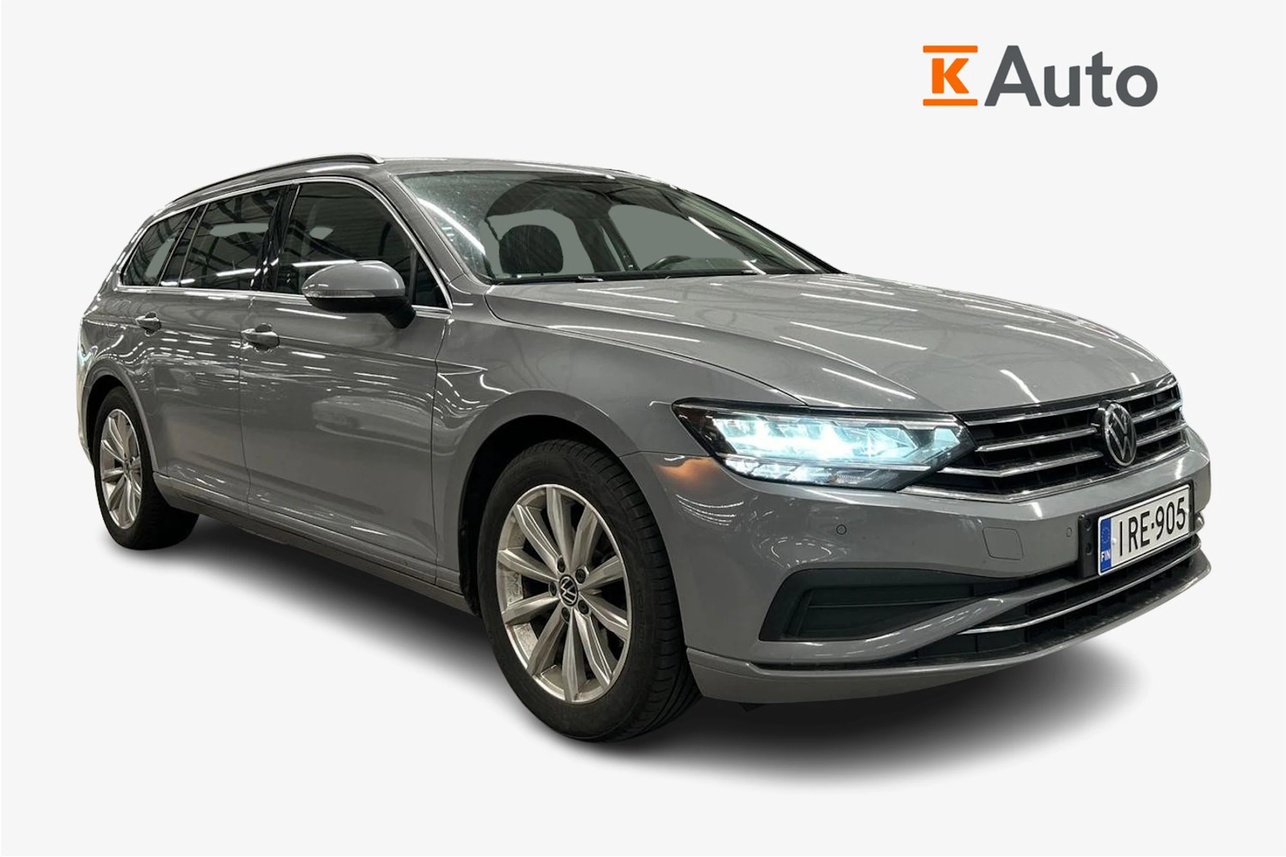 harmaa Volkswagen Passat 2023 kuva 1.