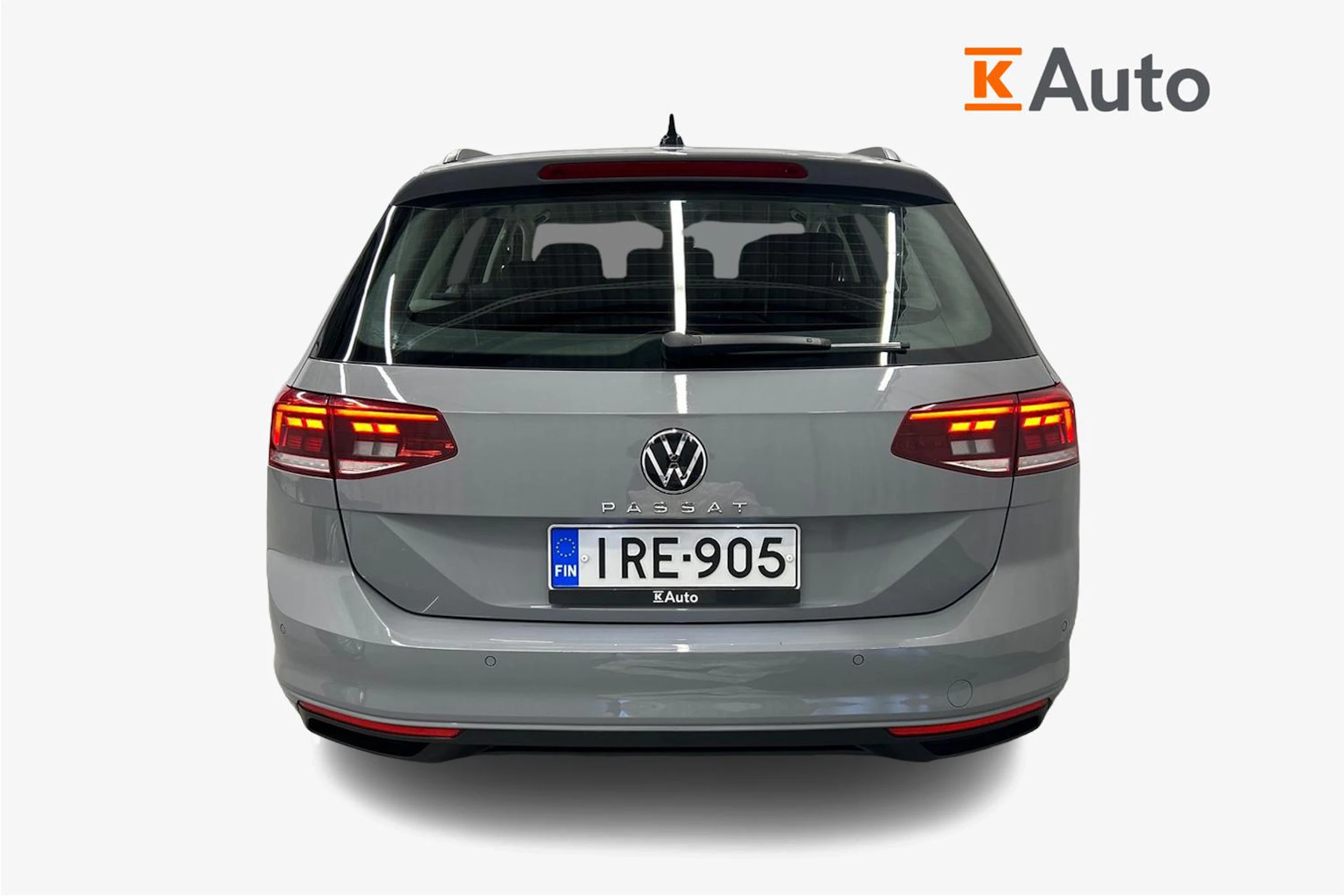 harmaa Volkswagen Passat 2023 kuva 4.