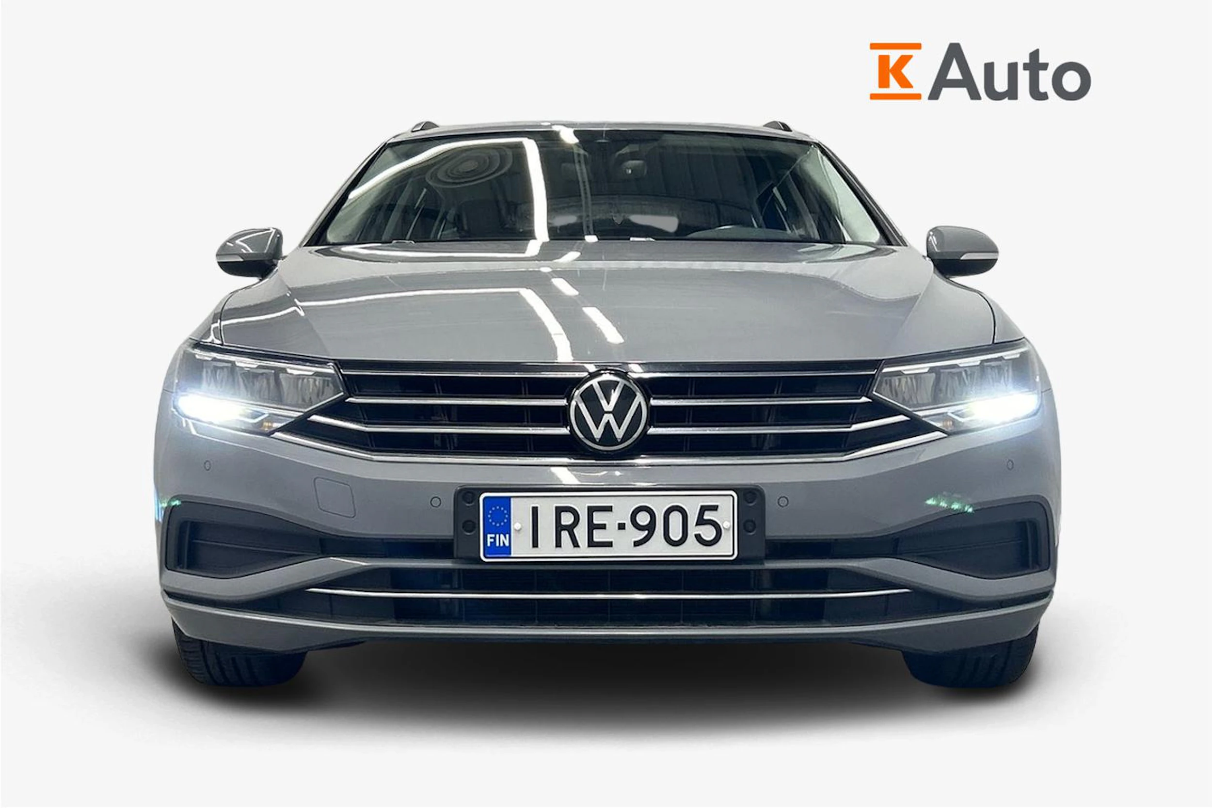 harmaa Volkswagen Passat 2023 kuva 5.
